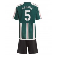 Fotballdrakt Barn Manchester United Harry Maguire #5 Bortedraktsett 2023-24 Kortermet (+ Korte bukser)